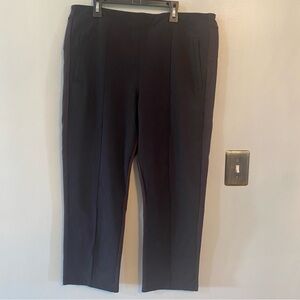 Athleta black straight leg cropped pull-on pants size 16